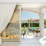 וילה Eden Park Luxury סאני ביץ'