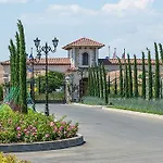 Eden Park Luxury סאני ביץ'