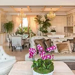וילה Eden Park Luxury סאני ביץ'