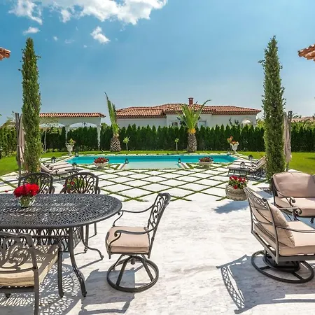 Eden Park Luxury Vilă