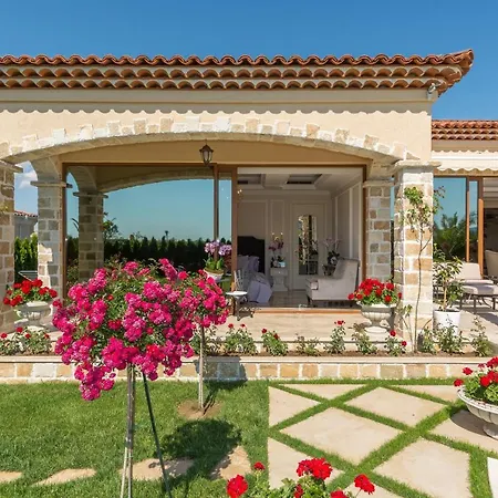 Eden Park Luxury Vilă *