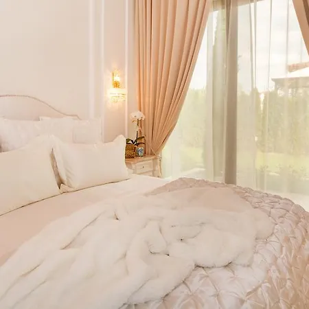 Eden Park Luxury Vilă *