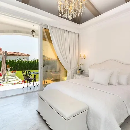 וילה Eden Park Luxury *