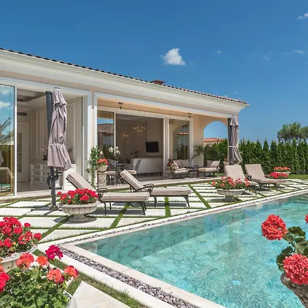 וילה Eden Park Luxury *
