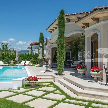 Eden Park Luxury * סאני ביץ'