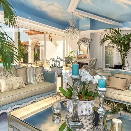 Eden Park Luxury * סאני ביץ'