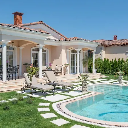 Eden Park Luxury Villa