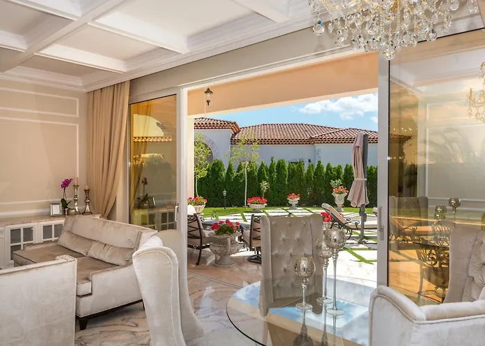 Eden Park Luxury 别墅 *