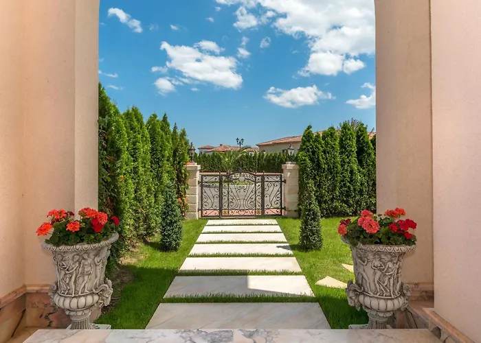 Eden Park Luxury 别墅 *