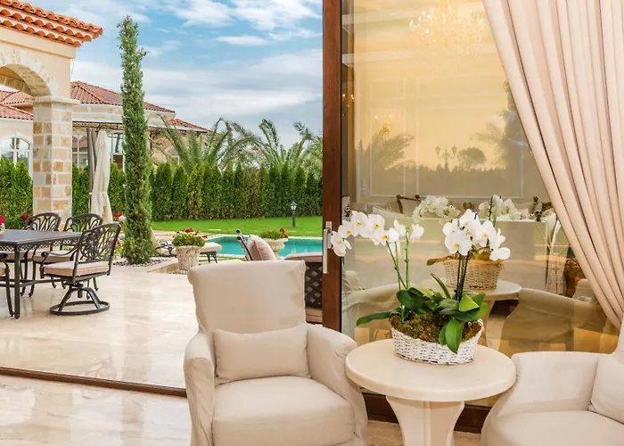 Eden Park Luxury 阳光海滩