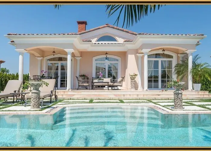 别墅 Eden Park Luxury 阳光海滩