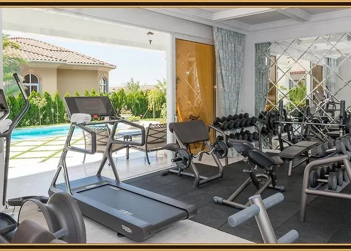 Eden Park Luxury 阳光海滩