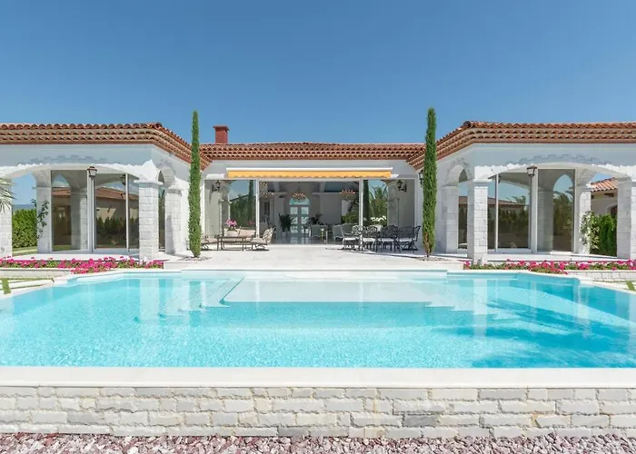 Eden Park Luxury * 阳光海滩