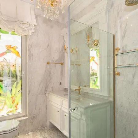 Луксозна вила Eden Park Luxury *