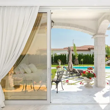 Луксозна вила Eden Park Luxury Слънчев бряг