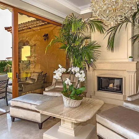 Луксозна вила Eden Park Luxury *